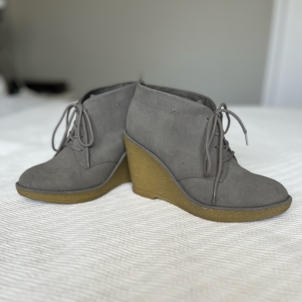 Old Navy Faux Suede Gray Wedge Ankle Boots